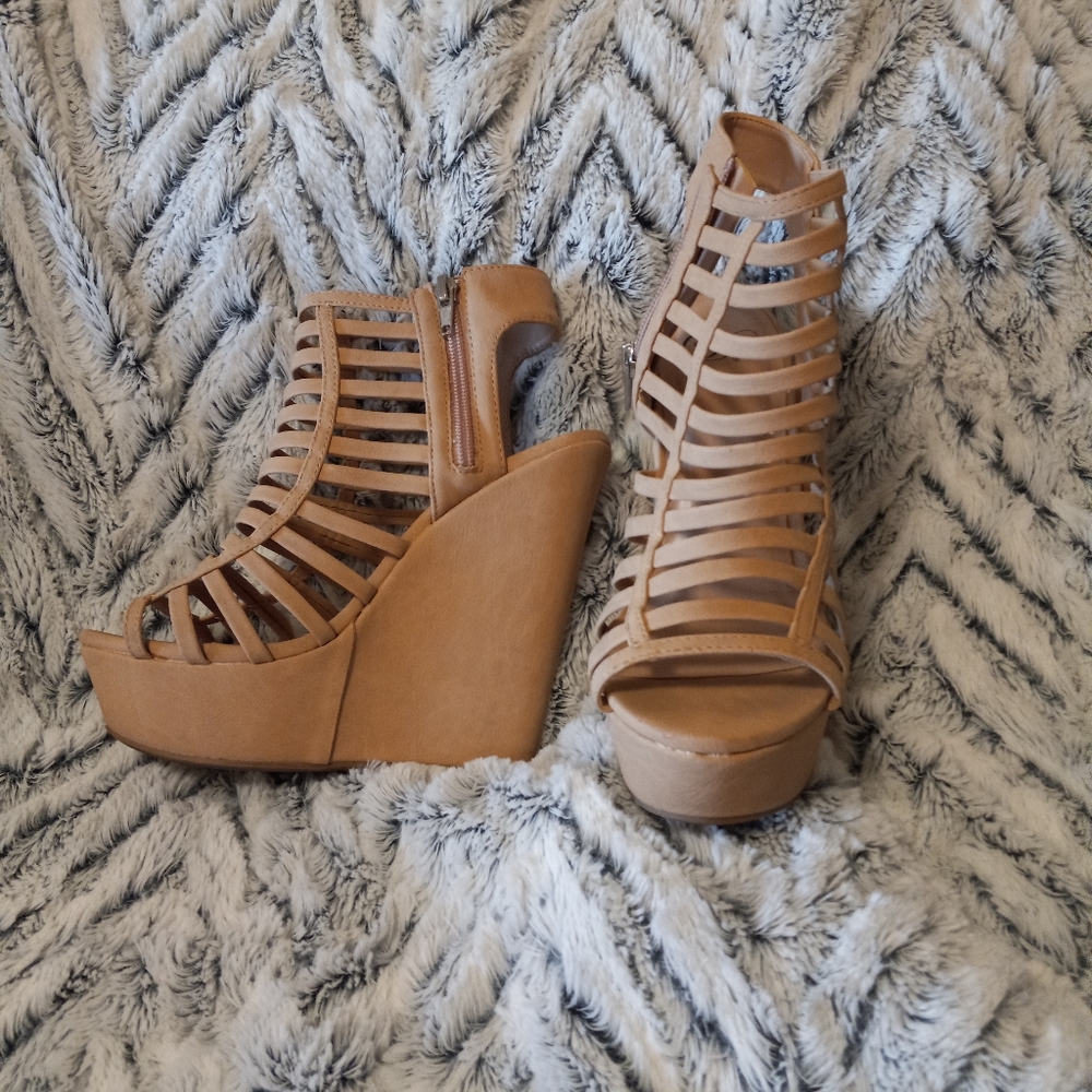 ☆3/$20* Heart in D Tan Caged Wedge Heels